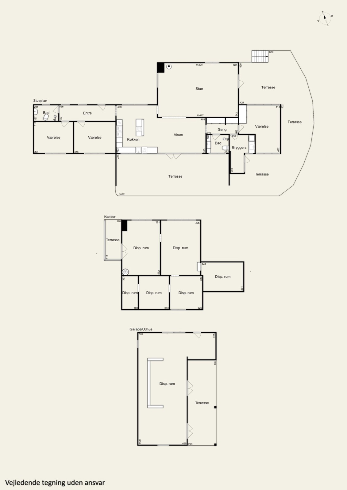 Komplet plantegningsark i stablet layout: stueplan, kælder og garage/udhus.